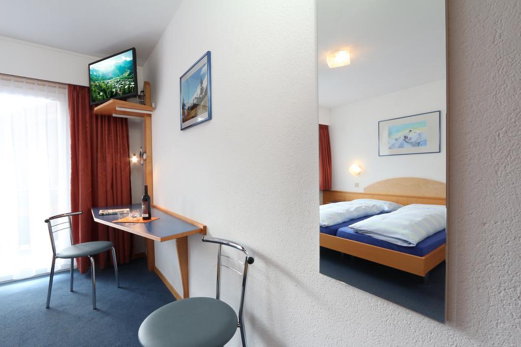 Hotel Garni Domino Saas-Fee Luaran gambar